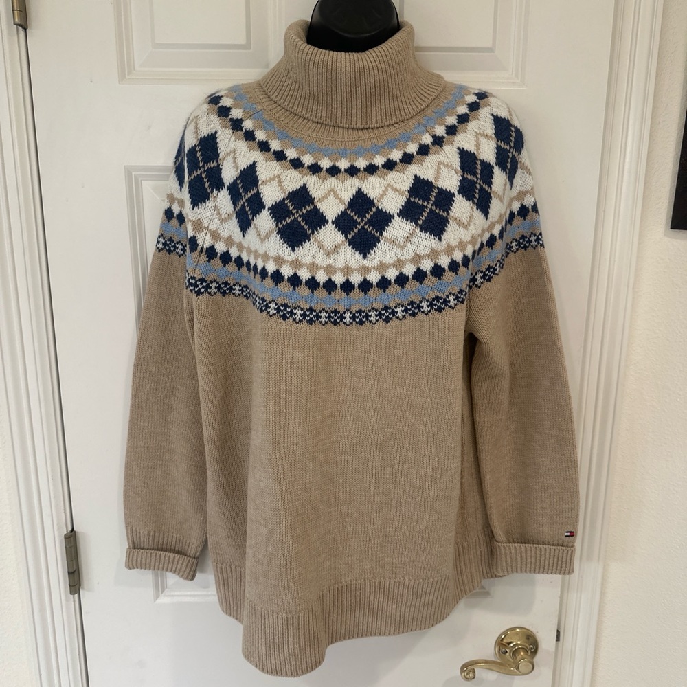 Tommy Hilfiger Women's Beige Argyle Turtleneck Sweater